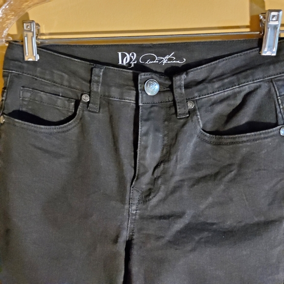 DG2 Diane Gilman Embroidered Fringed Jeans - Picture 6 of 9